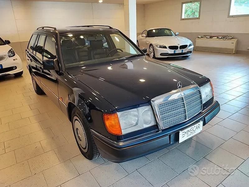 Usata Mercedes 200 122 CV (89 kW) 1992 Blu Station wagon