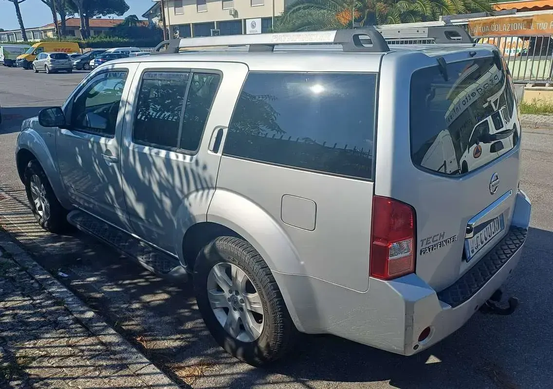 Usata Nissan Pathfinder 174 CV (127 kW) 2005 Argento SUV