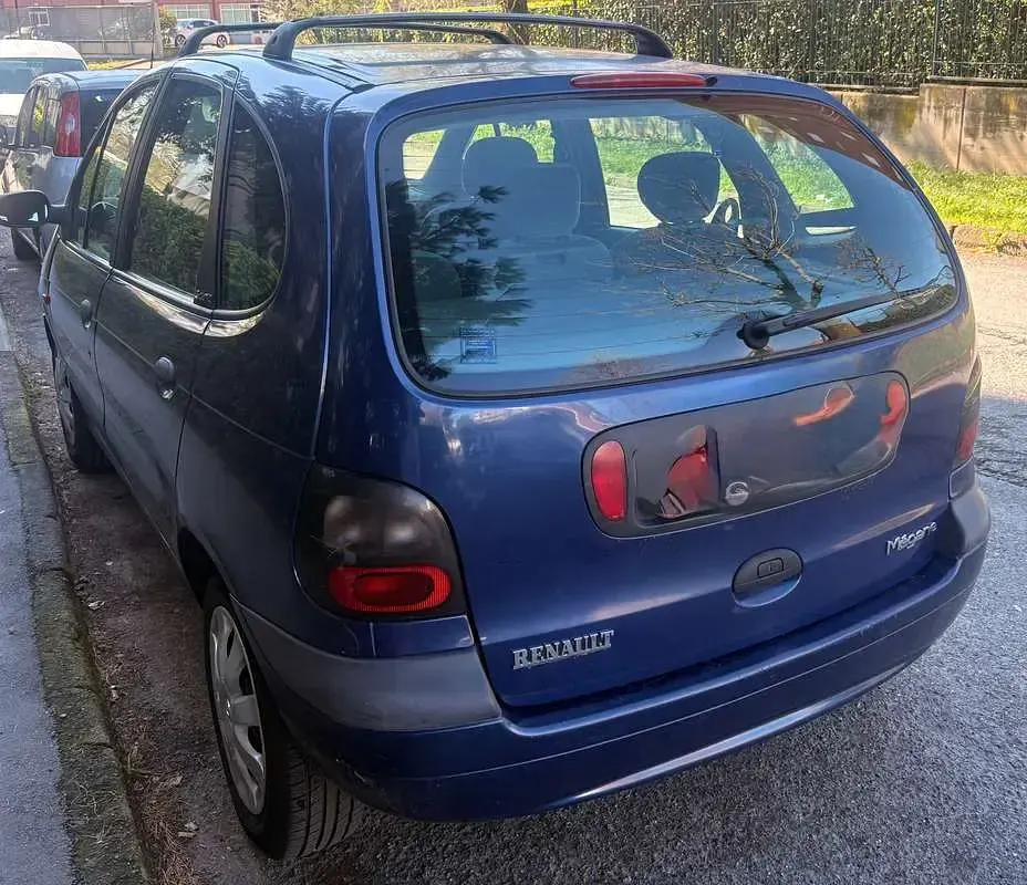 Usata Renault Scénic 90 CV (66 kW) 1999 Blu/azzurro Monovolume