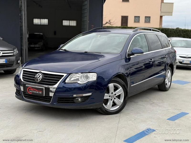 Usata VW Passat Highline 140 CV (102 kW) 2010 Blu Station wagon