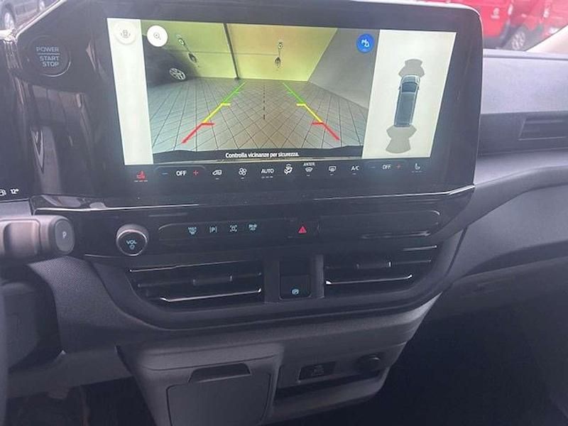 Nuova Ford Tourneo 179 CV (131 kW) 2026 Nero Furgone