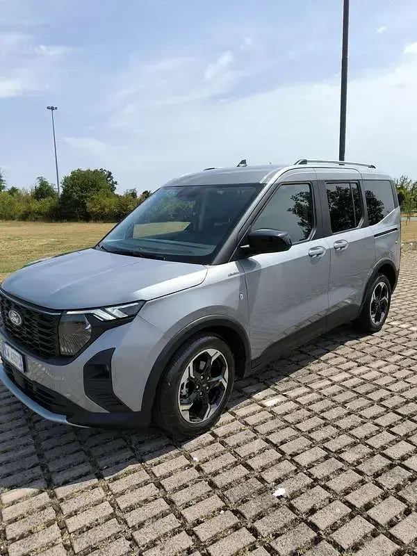 Usata Ford Tourneo Courier Active 125 CV (91 kW) 2024 Grigio Monovolume