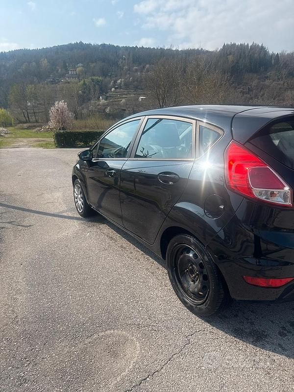 Usata Ford Fiesta 2016 Nero Utilitaria
