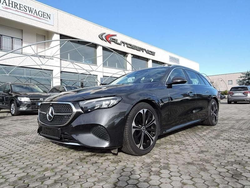 Usata Mercedes E220 Advanced 197 CV (144 kW) 2024 Grigio Station wagon
