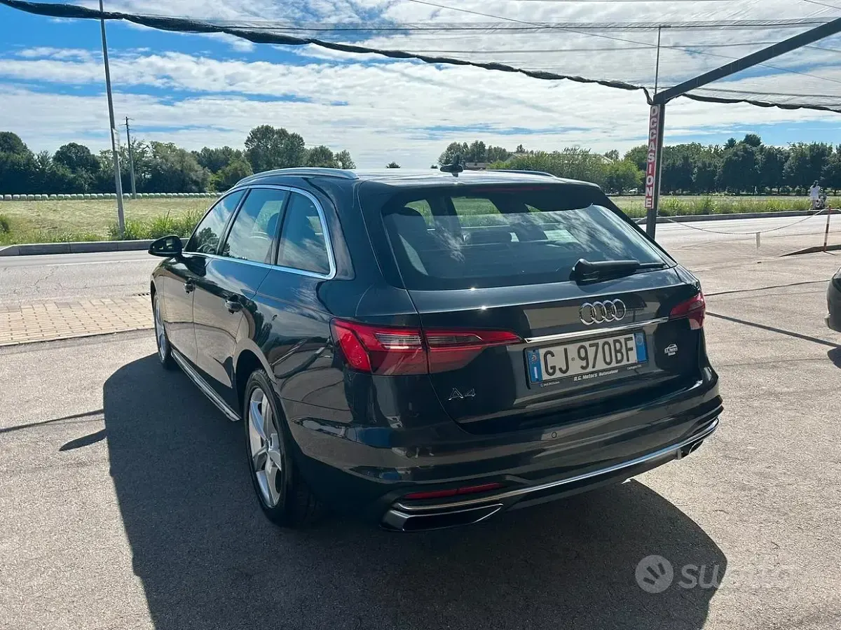 Usata Audi A4 Business 163 CV (119 kW) 2022 Grigio Station wagon