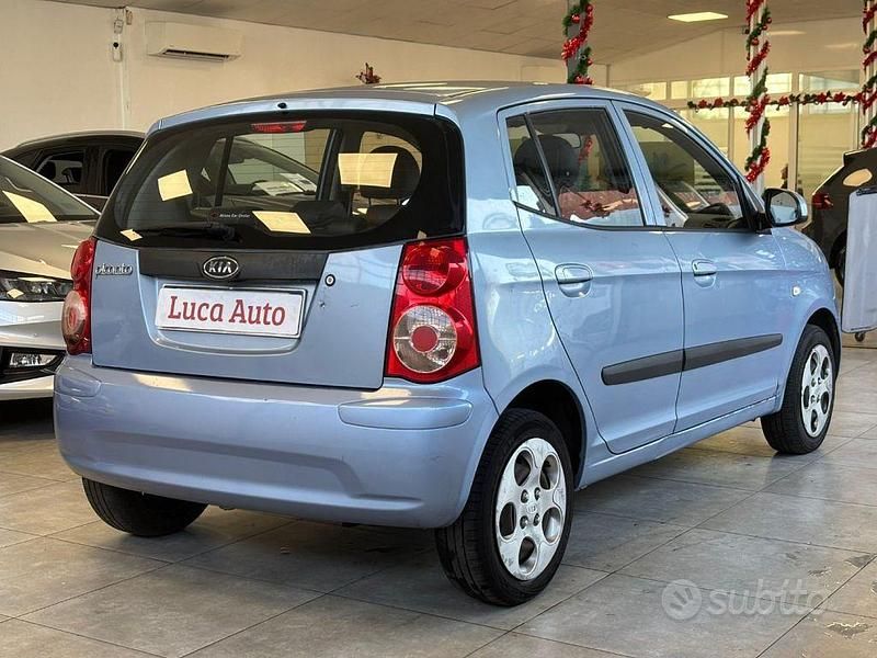 Usata Kia Picanto 63 CV (46 kW) 2011 Blu Utilitaria