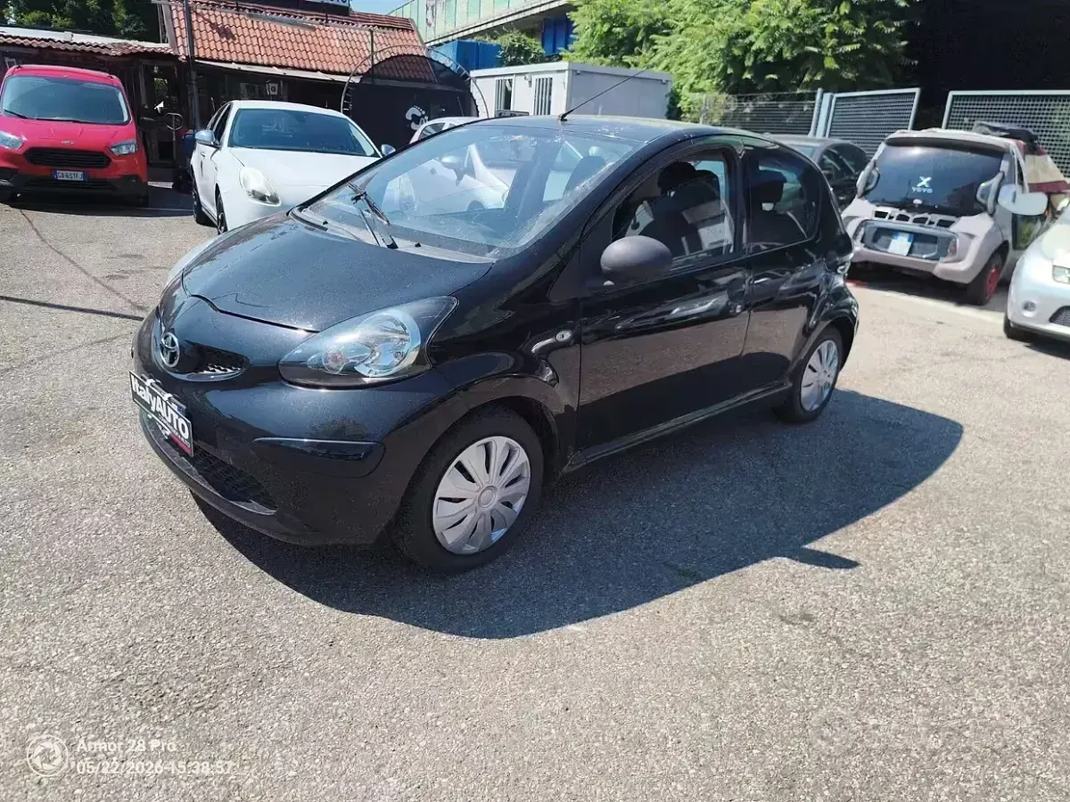 Usata Toyota Aygo 68 CV (50 kW) 2009 Nero Utilitaria