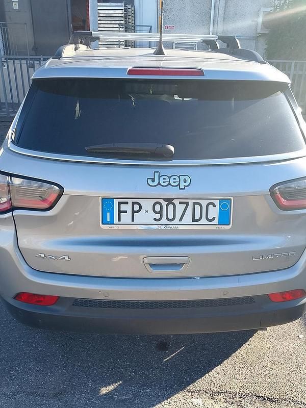 Usata Jeep Compass 140 CV (102 kW) 2018 Grigio SUV