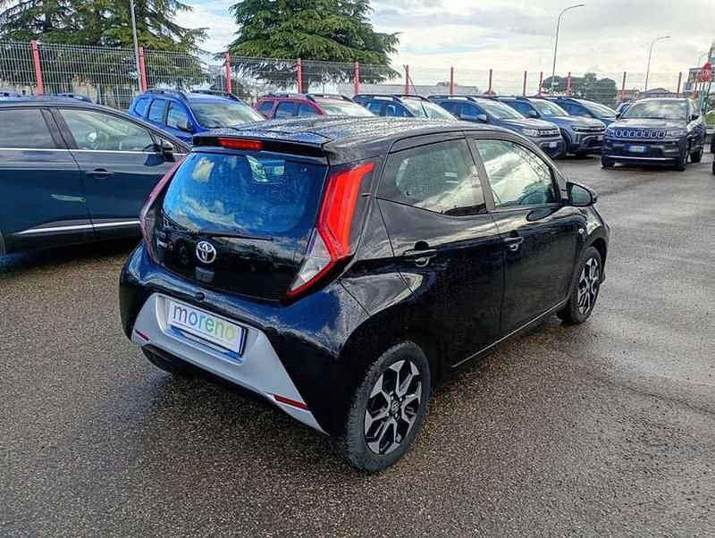 Usata Toyota Aygo 72 CV (52 kW) 2021 Nero Utilitaria
