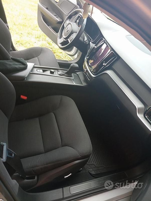 Usata Volvo V60 2020 Grigio Station wagon