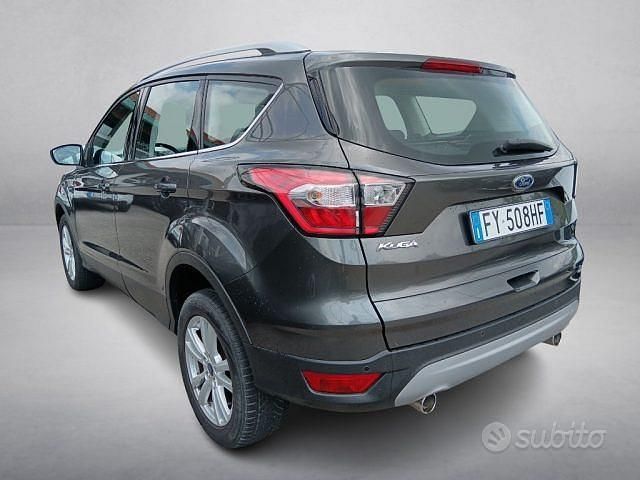 Usata Ford Kuga Business Edition 120 CV (88 kW) 2019 Grigio scuro SUV