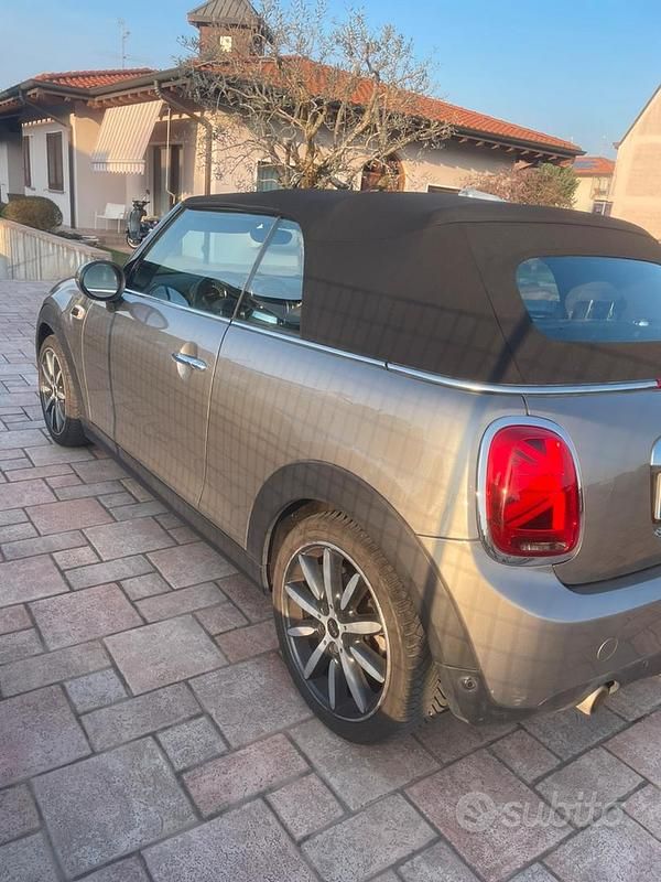 Usata Mini One Cabriolet 102 CV (75 kW) 2018 Grigio Cabrio