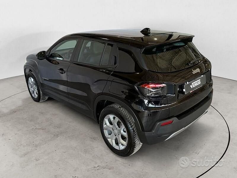 Usata Jeep Avenger Altitude 101 CV (74 kW) 2024 Nero SUV
