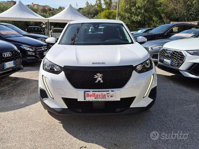 Usata Peugeot 2008 Active 100 CV (73 kW) 2021 Bianco SUV