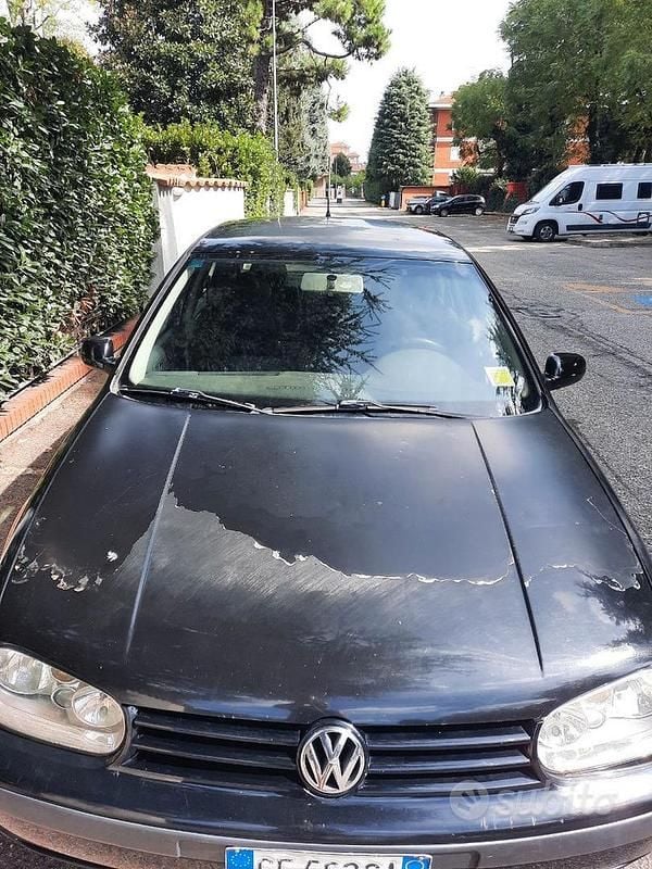 Usata VW Golf IV 101 CV (74 kW) 2002 Nero Utilitaria