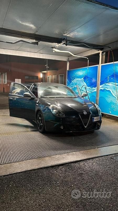 Usata Alfa Romeo Giulietta Quadrifoglio 240 CV (176 kW) 2015 Utilitaria