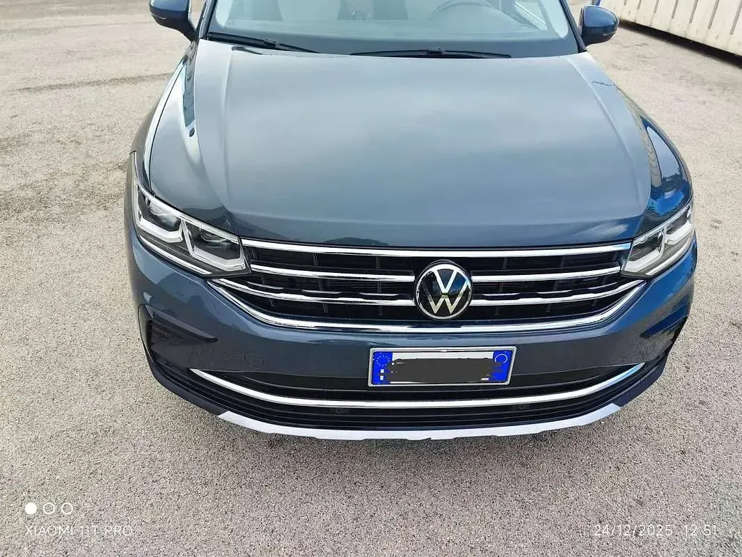 Usata VW Tiguan R-line 177 CV (130 kW) 2022 Grigio SUV