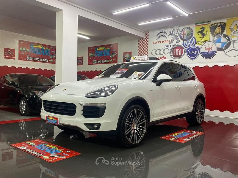 Usata Porsche Cayenne 250 CV (183 kW) 2016 Bianco SUV