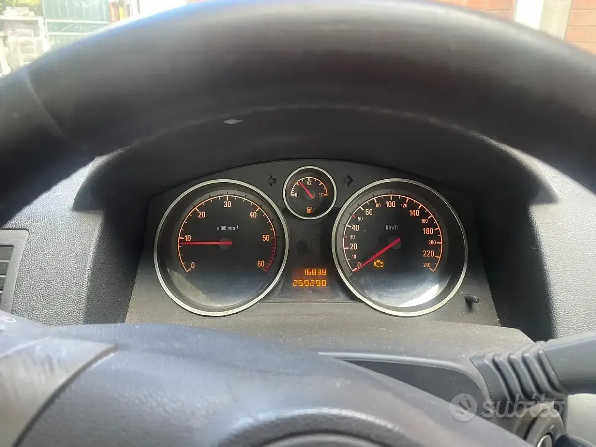 Usata Opel Astra 101 CV (74 kW) 2004 Grigio Berlina