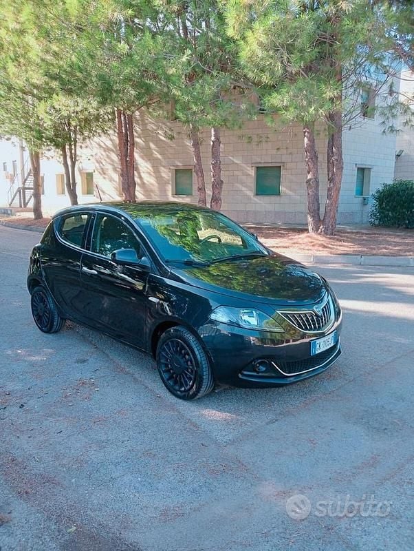 Usata Lancia Ypsilon S 69 CV (50 kW) 2022 Nero Utilitaria