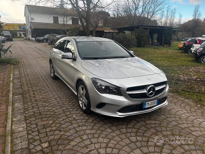 Grigio Usata 2017 Mercedes CLA200 Station wagon | 15.500 € (Molto cara) - Immagine 1/4