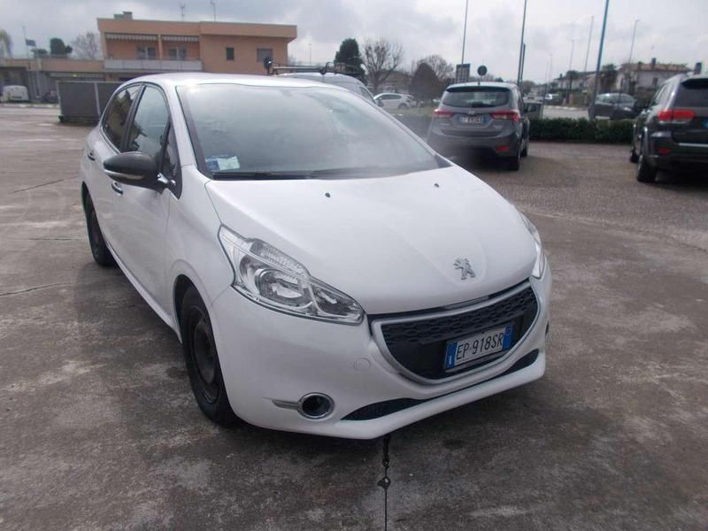 Usata Peugeot 208 Access 68 CV (50 kW) 2013 Bianco Utilitaria
