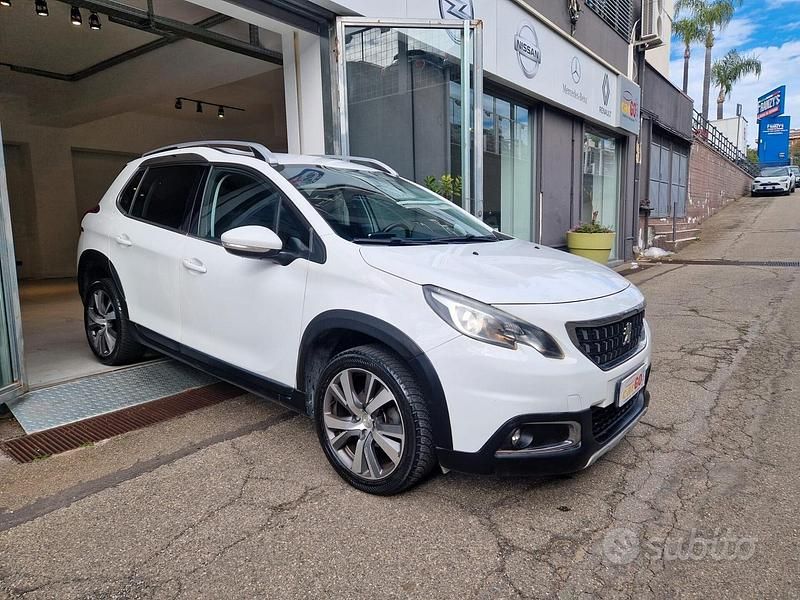 Usata Peugeot 2008 Allure 100 CV (73 kW) 2016 Bianco SUV