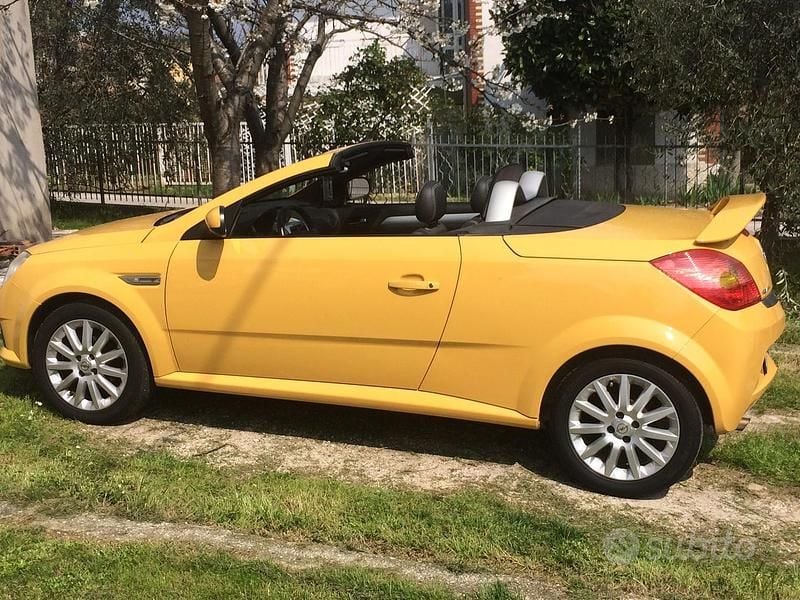 Gebraucht Opel Tigra 69 PS (50 kW) 2005 Gelb Cabrio