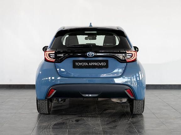 Usata Toyota Yaris Hybrid Trend 115 CV (84 kW) 2021 Blu Utilitaria