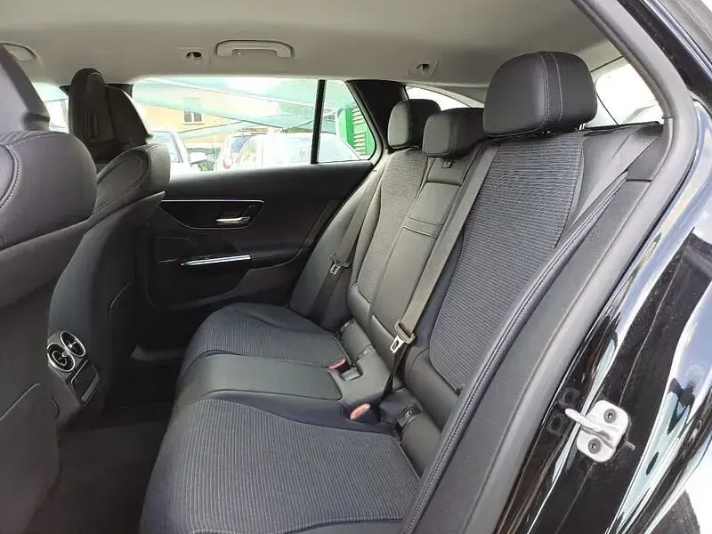 Begagnad Mercedes C220 Advanced 200 HK (147 kW) 2025 Svart Kombi