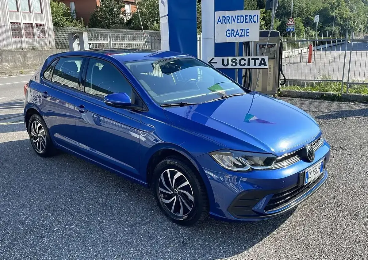 Usata VW Polo Life 80 CV (58 kW) 2024 Blu/azzurro Utilitaria