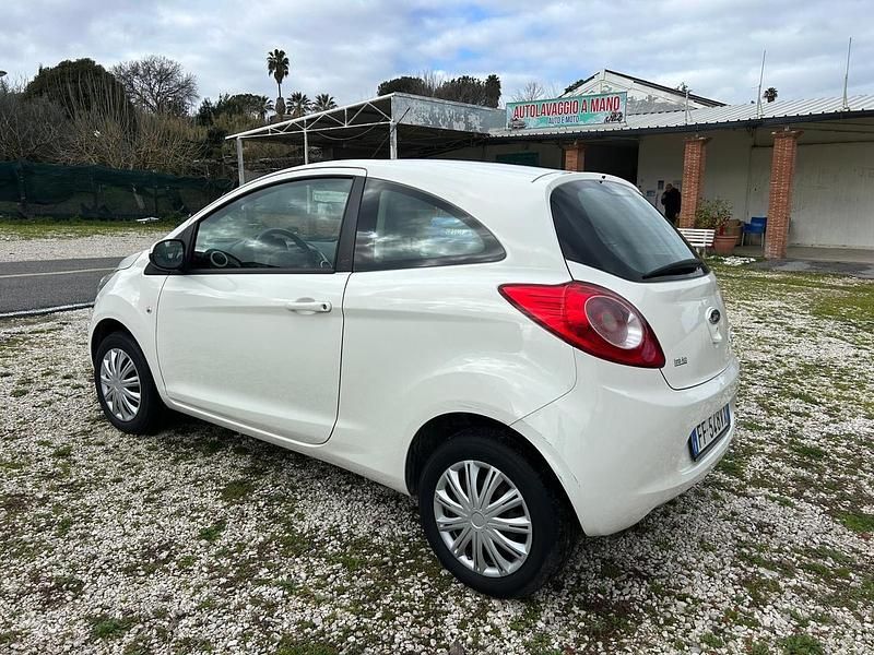 Usata Ford Ka 69 CV (50 kW) 2016 Bianco Berlina
