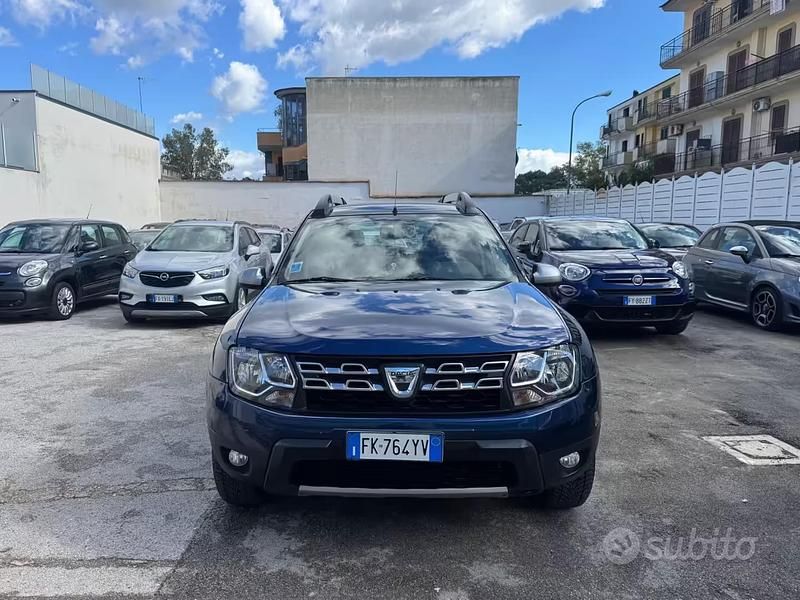 Usata Dacia Duster Lauréate 110 CV (80 kW) 2015 Blu SUV