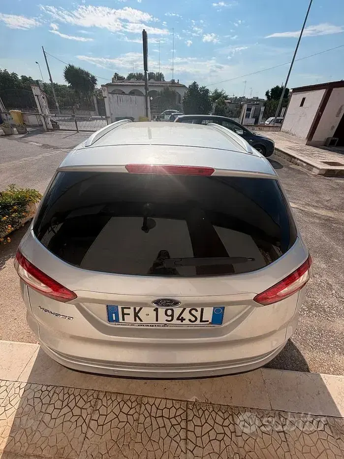 Usata Ford Mondeo 180 CV (132 kW) 2017 Grigio Station wagon