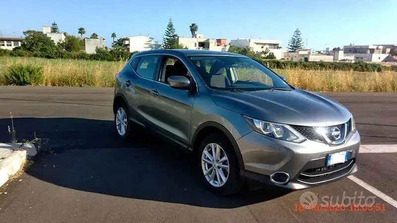 Usata Nissan Qashqai 110 CV (80 kW) 2017 Grigio SUV