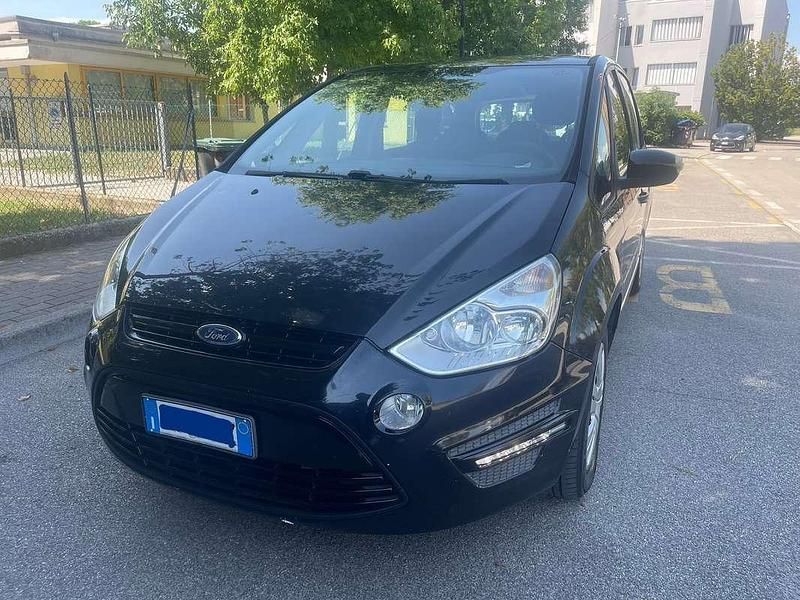 Usata Ford S-MAX Titanium 116 CV (85 kW) 2011 Nero Monovolume