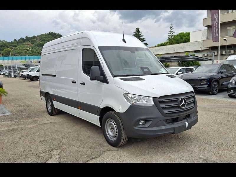Nuova Mercedes Sprinter 114 CV (83 kW) 2026 Bianco artico Furgone