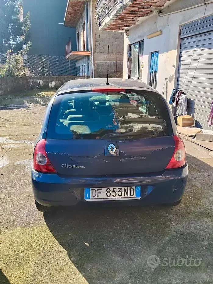 Usata Renault Clio II Dynamique 68 CV (50 kW) 2007 Blu Berlina