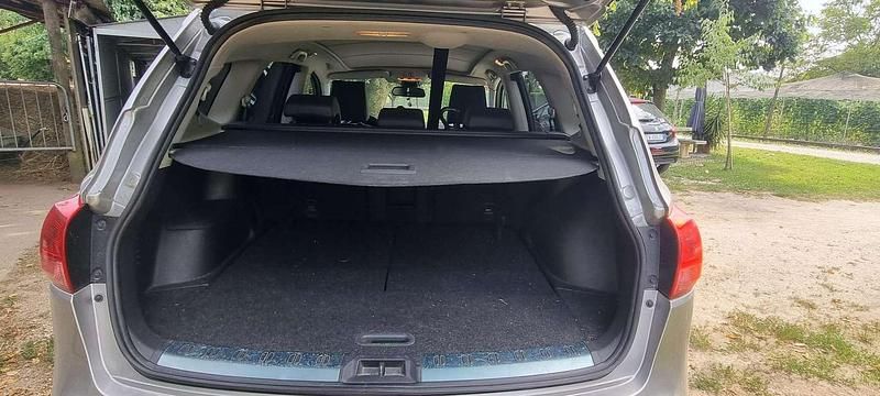 Grigio Usata 2009 Nissan Qashqai +2 SUV | 6000 € (Buon prezzo) - Immagine 1/4