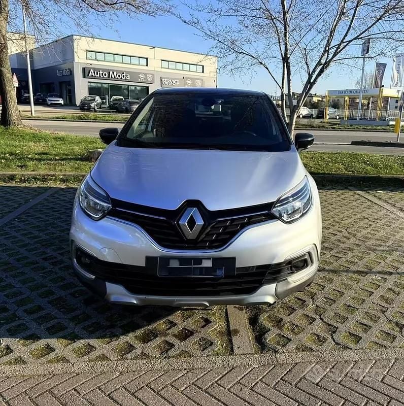 Usata Renault Captur 90 CV (66 kW) 2018 Grigio SUV