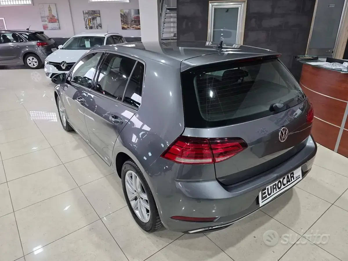 Używany VW Golf VII Business 116 KM (85 kW) 2018 Szary Sedan/Limuzyna