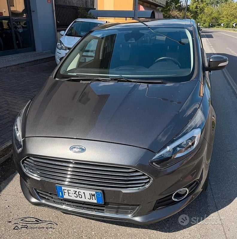 Usata Ford S-MAX Vignale 150 CV (110 kW) 2016 Grigio Monovolume