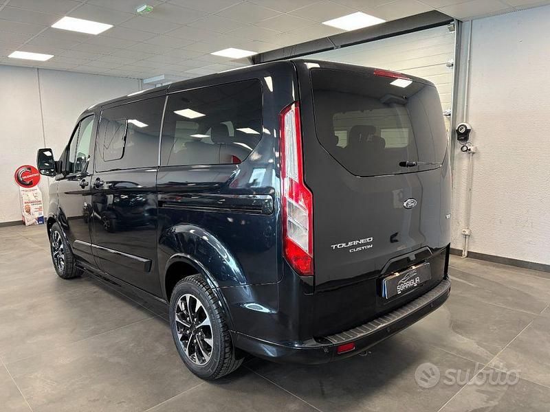 Usata Ford Tourneo Sport 150 CV (110 kW) 2023 Nero Monovolume