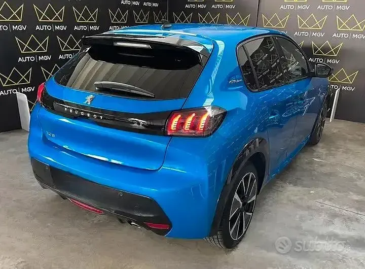 Usata Peugeot 208 GT-line 101 CV (74 kW) 2019 Blu/azzurro Utilitaria