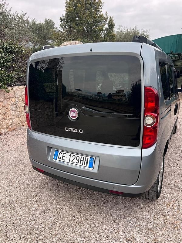 Usata Fiat Doblò 105 CV (77 kW) 2021 Grigio Monovolume