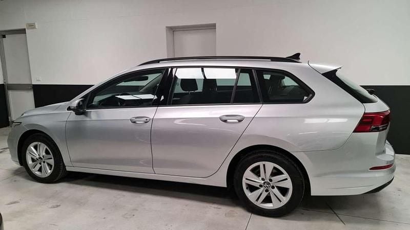 Usata VW Golf VIII Life 116 CV (85 kW) 2021 Grigio Station wagon