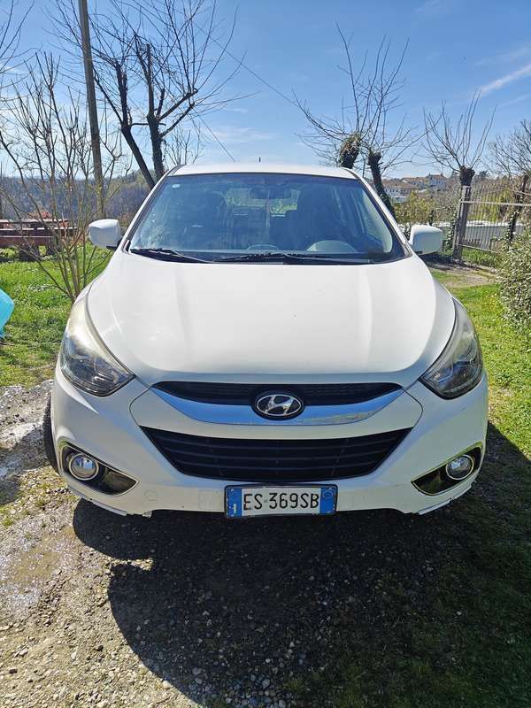 Bianco Usata 2014 Hyundai ix35 Xpossible SUV | 6500 € (Buon prezzo) - Immagine 1/4