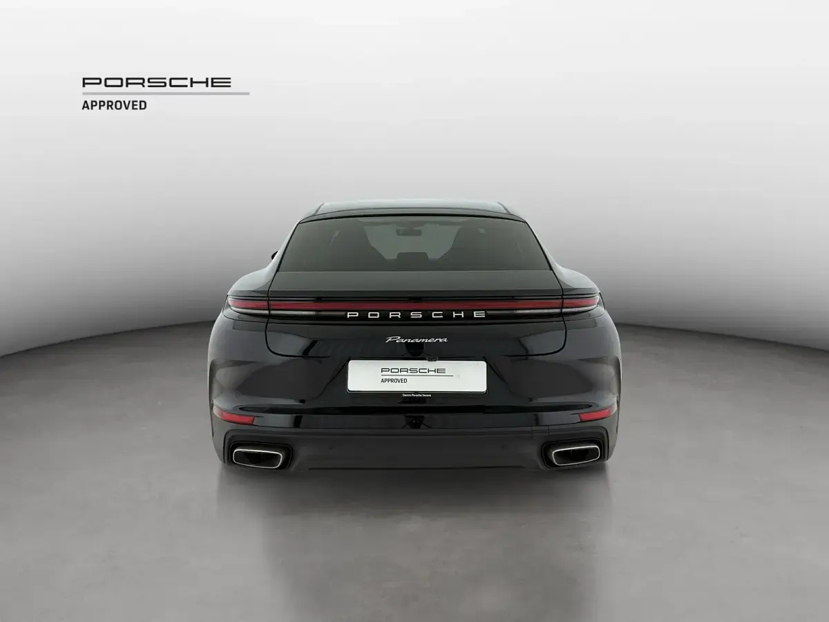 Usata Porsche Panamera 354 CV (260 kW) 2024 2t nero jet metallizzato Utilitaria