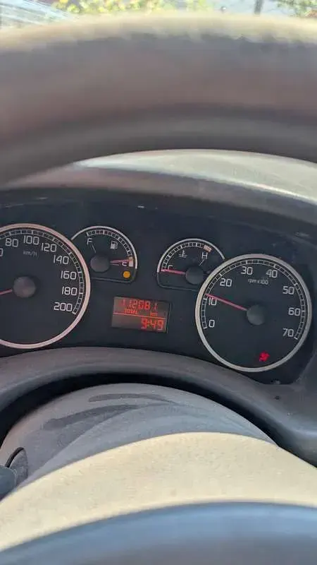 Usata Fiat Punto Classica 60 CV (44 kW) 2010 Bluazzurro Utilitaria