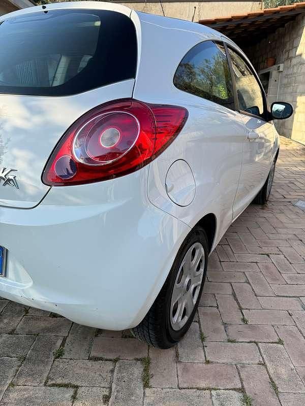 Usata Ford Ka 69 CV (50 kW) 2015 Bianco Berlina